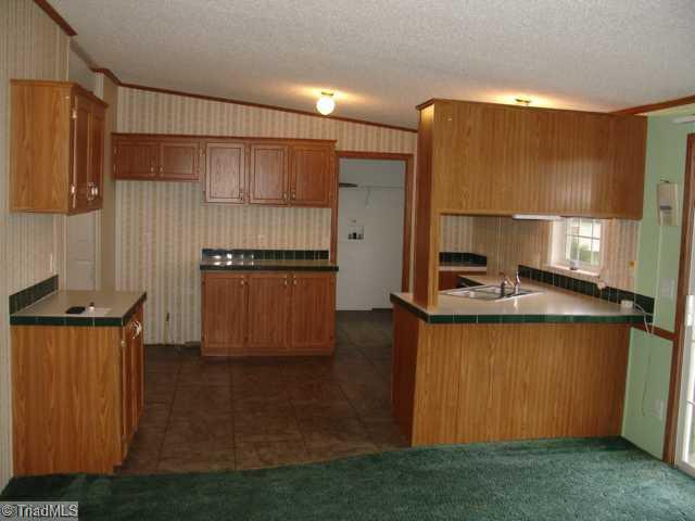 1079 Fritts Road Lexington, NC 27295 - Photo 4 of 7 Kitchen.