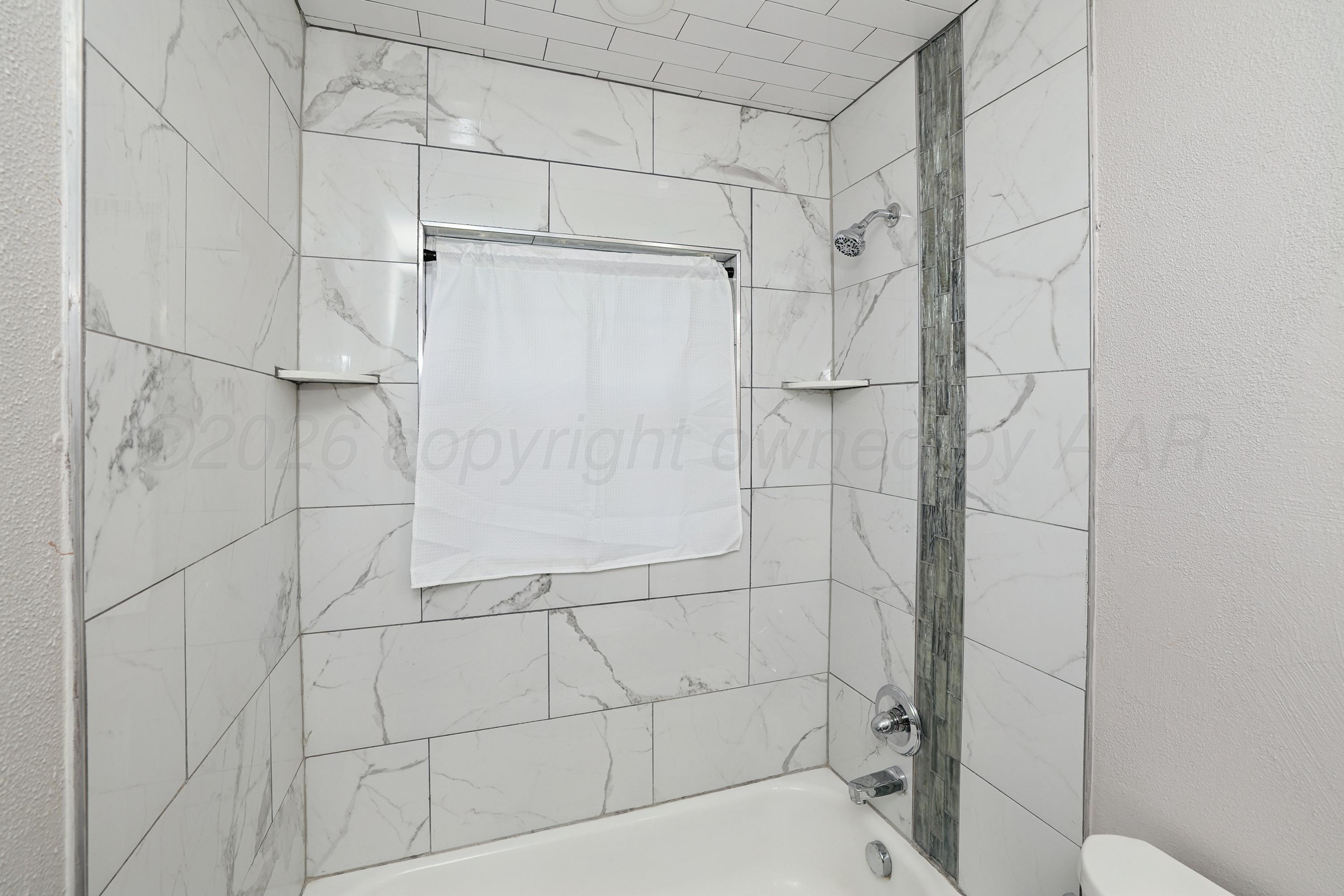 4302 Summit Circle Amarillo, TX 79109 - Photo 23 of 34 25-Bathroom Shower