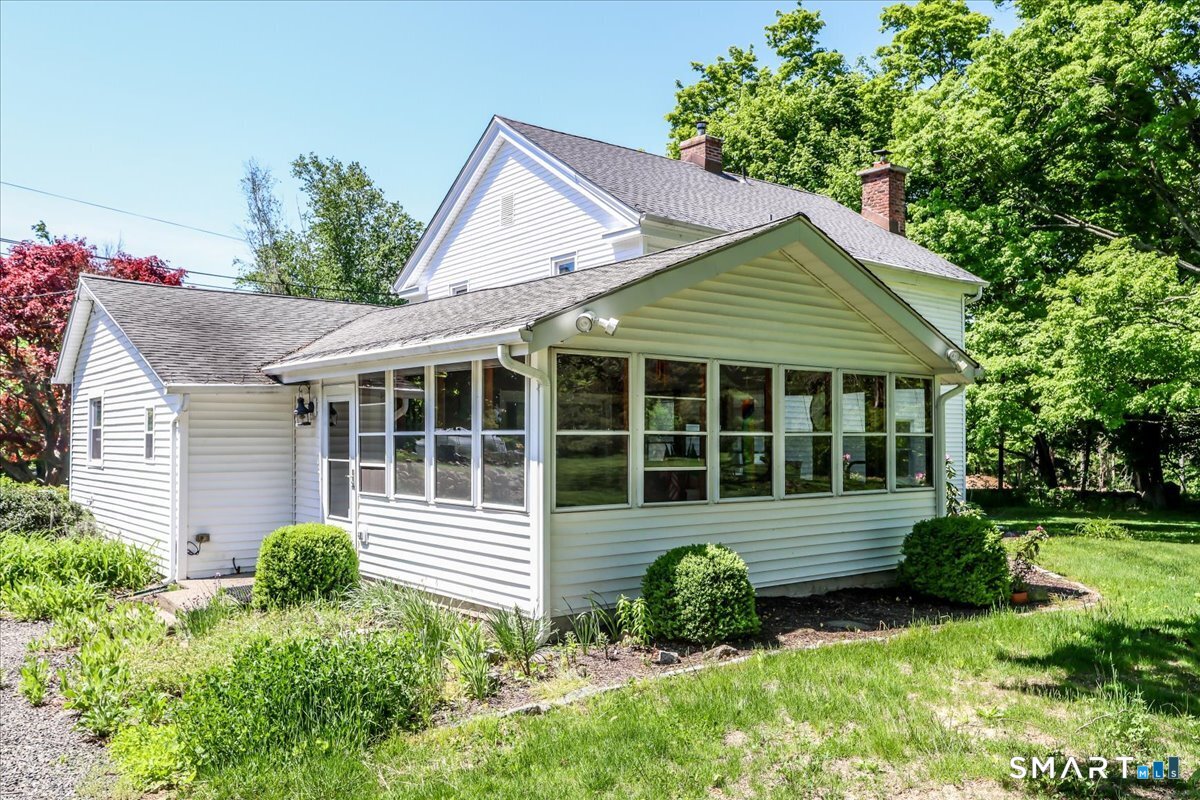 199 Berkshire Road Newtown, CT 06482 - Photo 9 of 40