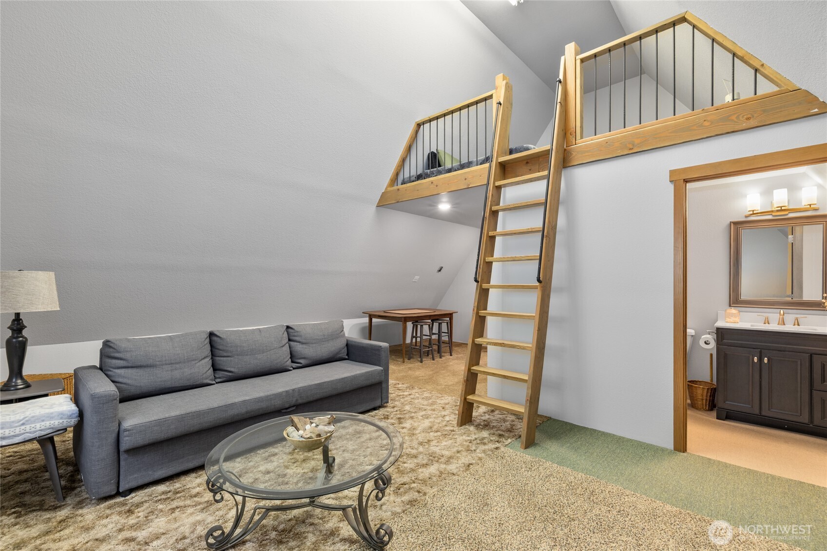 211 Indian Hill Road Cle Elum, WA 98922 - Photo 20 of 36 a living room with furniture and wooden floor