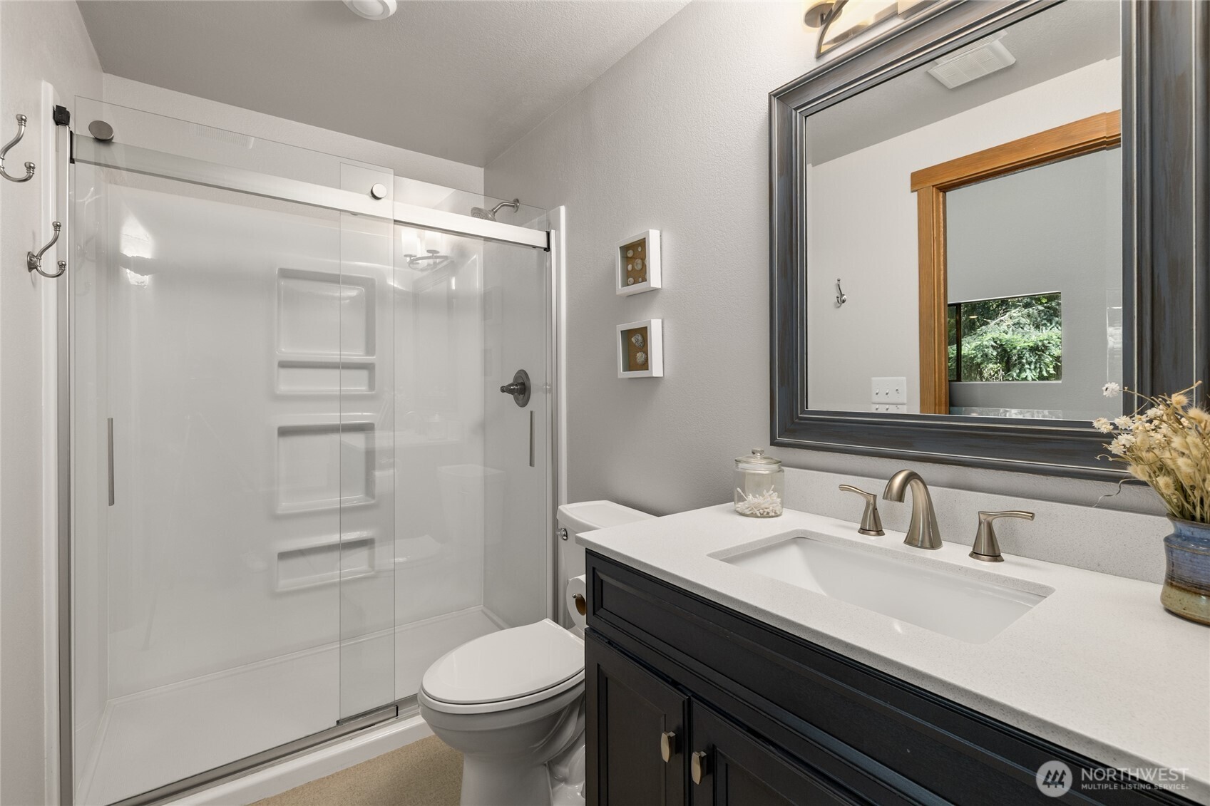 211 Indian Hill Road Cle Elum, WA 98922 - Photo 21 of 36 a bathroom with a granite countertop sink toilet and shower
