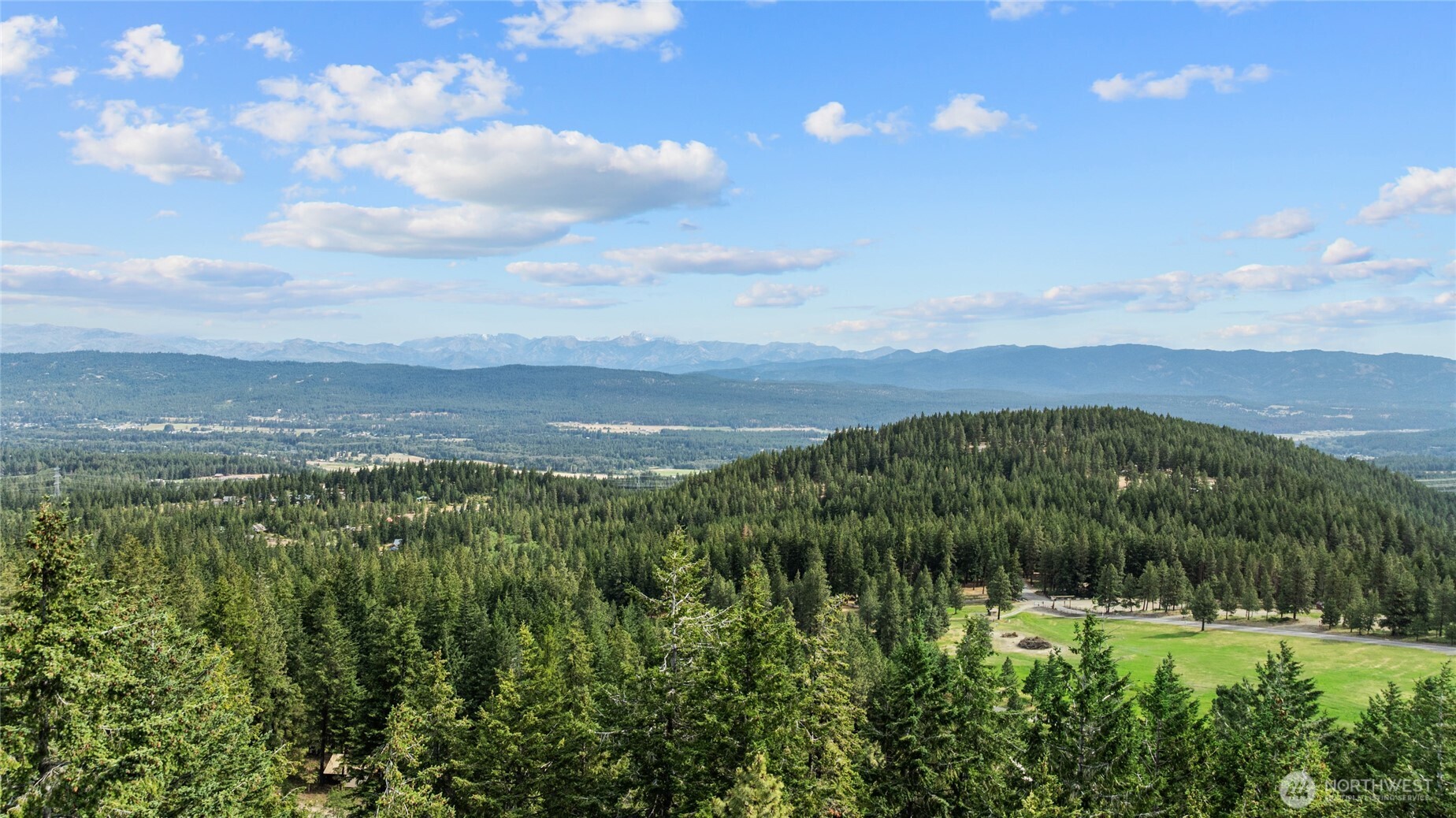 211 Indian Hill Road Cle Elum, WA 98922 - Photo 29 of 36 a view of a lake with a city