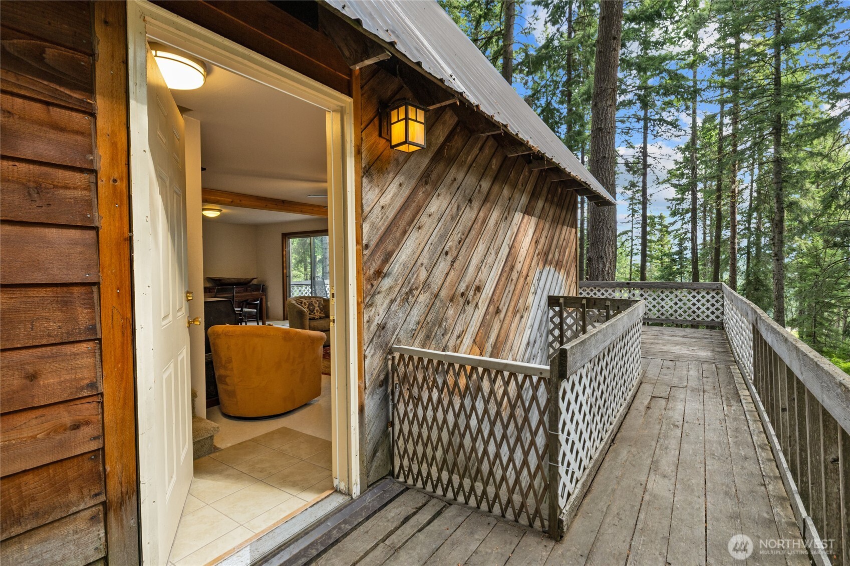 211 Indian Hill Road Cle Elum, WA 98922 - Photo 3 of 36 a view of balcony with furniture