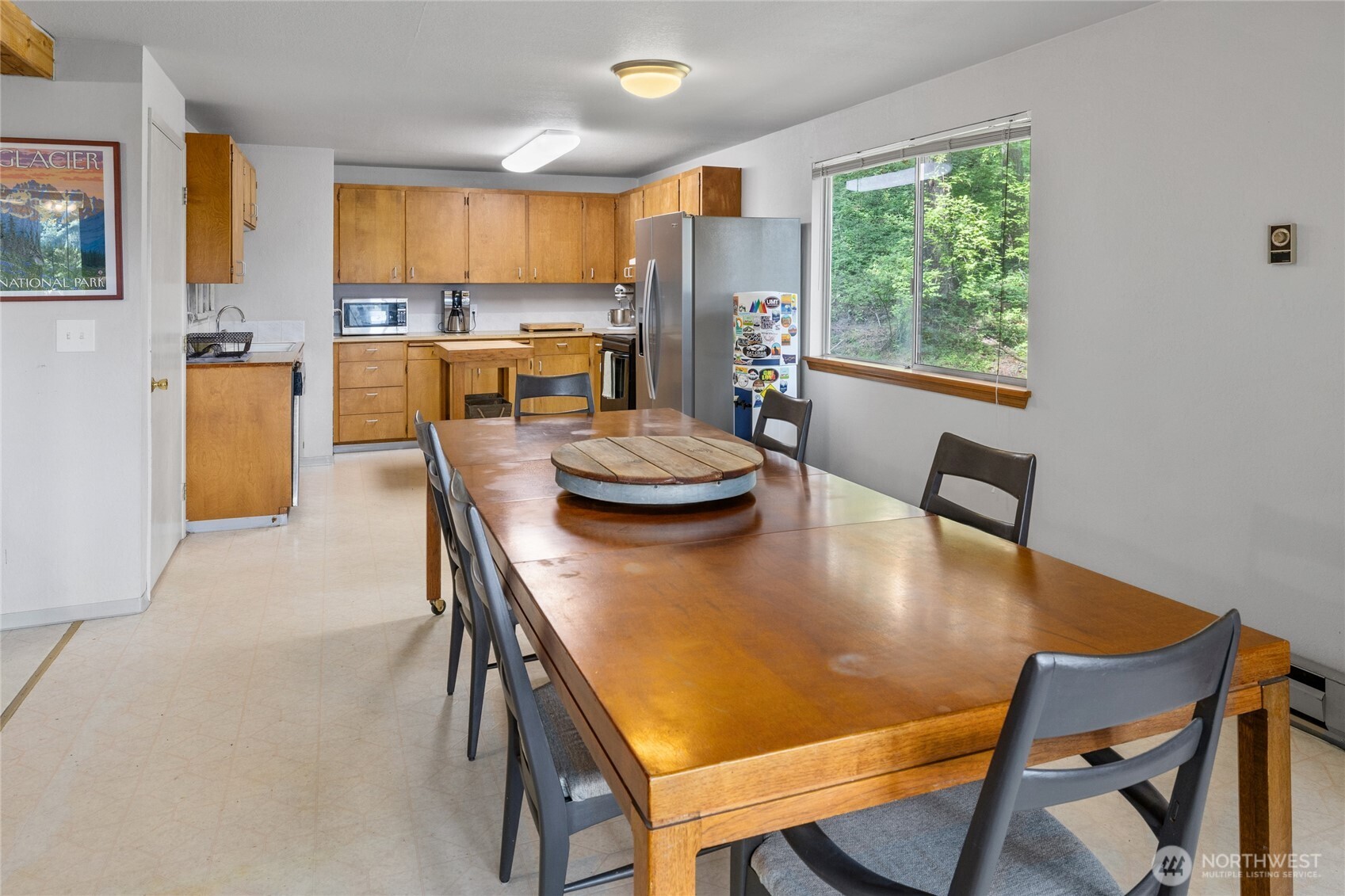 211 Indian Hill Road Cle Elum, WA 98922 - Photo 9 of 36 a dining room with furniture and window