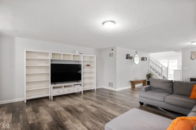 $310,000 | 1015 Pebble Court, Anderson, IN 46013