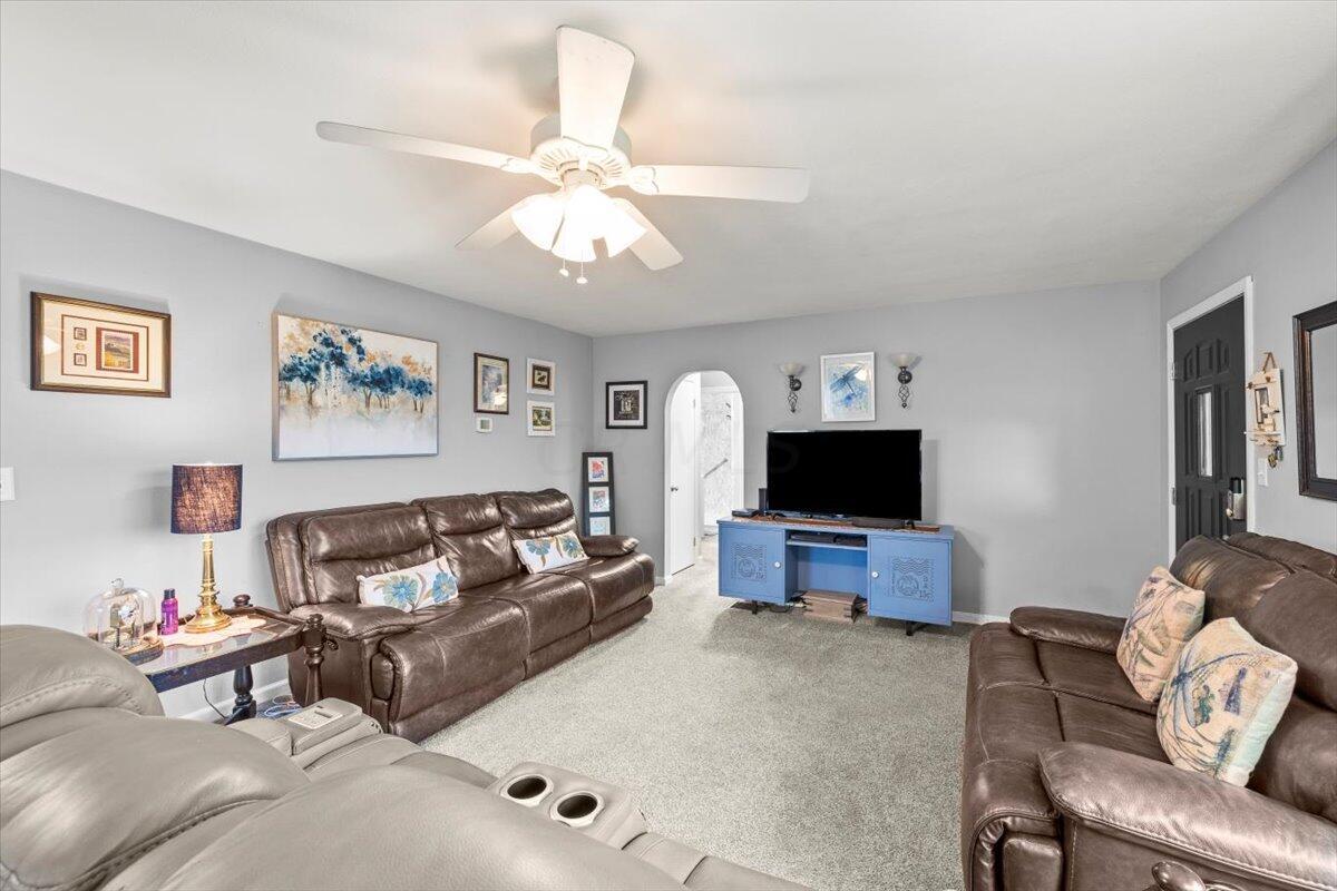 4670 Co Road Bellefontaine, OH 43311 - Photo 8 of 37 08-Living Room