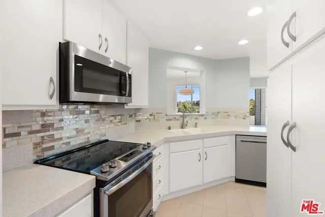 $4,750 | 4643 East 4th Street, Long Beach, CA 90814