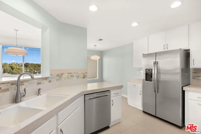 $4,750 | 4643 East 4th Street, Long Beach, CA 90814