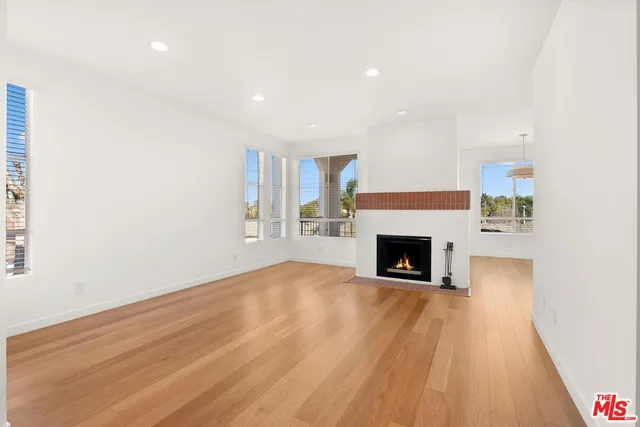 $4,750 | 4643 East 4th Street, Long Beach, CA 90814