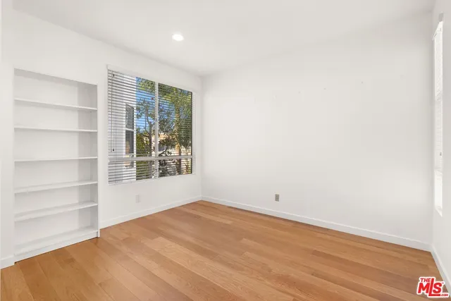 $4,750 | 4643 East 4th Street, Long Beach, CA 90814