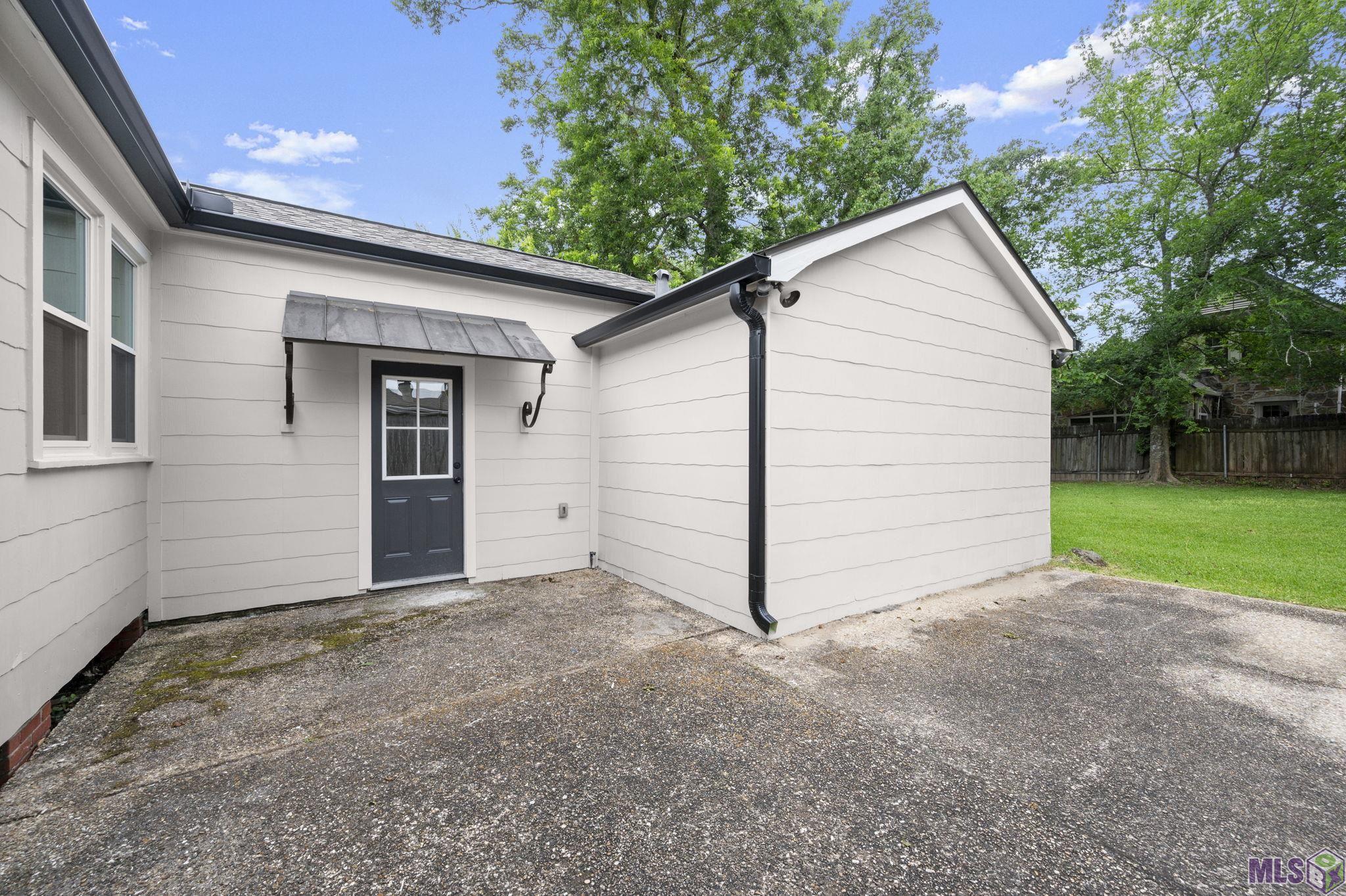 2023 Edinburgh Avenue Baton Rouge, LA 70808 - Photo 19 of 22