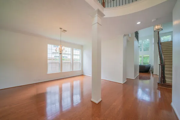 $5,200 | 1415 Sue Barnett Drive, Houston, TX 77018