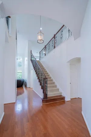 $5,200 | 1415 Sue Barnett Drive, Houston, TX 77018