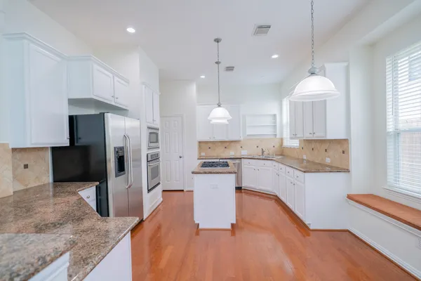 $5,200 | 1415 Sue Barnett Drive, Houston, TX 77018