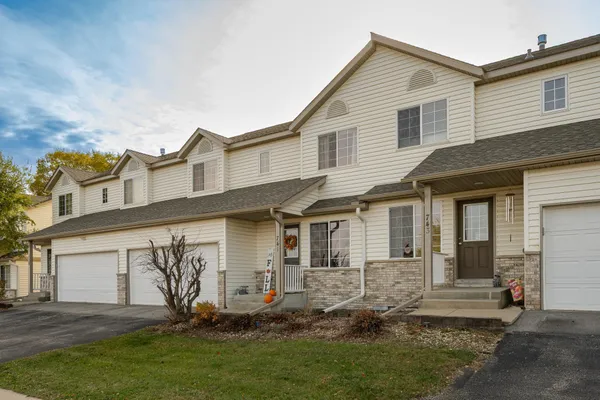 $239,900 | 741 Baylee Place Southwest, Pine Island, MN 55963