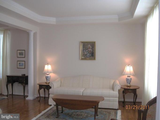722 Wagner Farm Road Millersville, MD 21108 - Photo 2 of 30 Living Room
