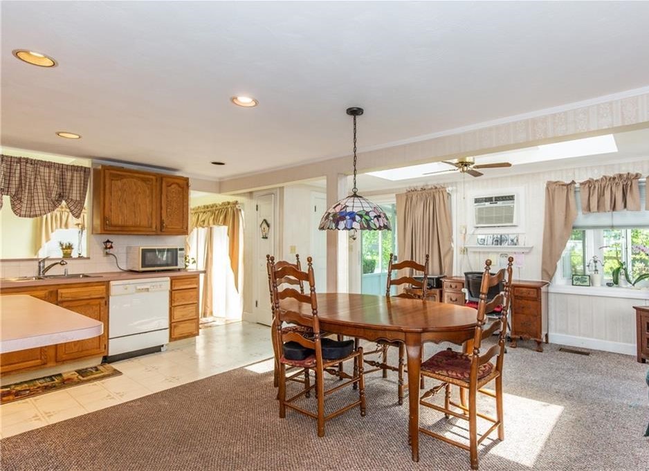 1292 West Shore Road Warwick, RI 02889 - Photo 6 of 29 Kitchen and dining