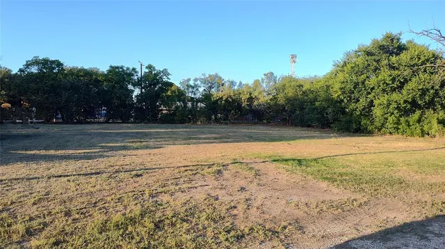 $16,550 | 200 Willis Street, Winters, TX 79567