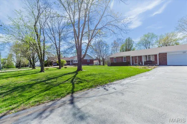 $309,900 | 786 East E Highway, Troy, MO 63379