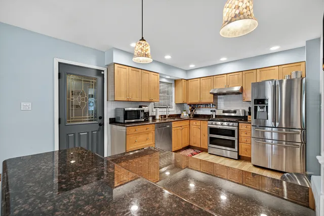 $559,999 | 185 North Happ Road, Northfield, IL 60093