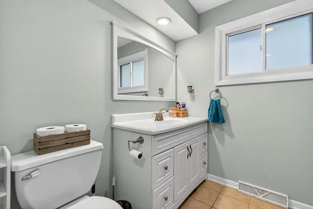 $559,999 | 185 North Happ Road, Northfield, IL 60093