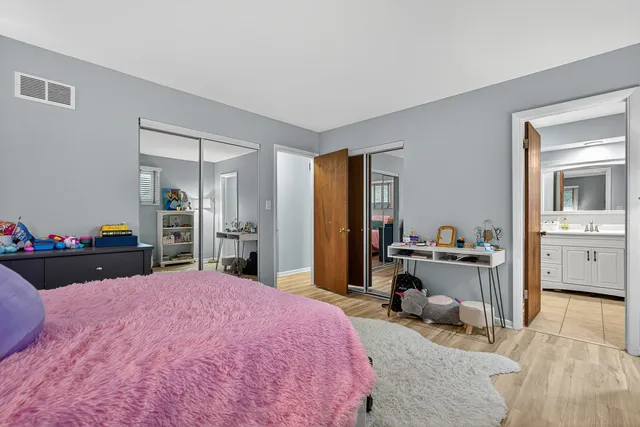 $559,999 | 185 North Happ Road, Northfield, IL 60093