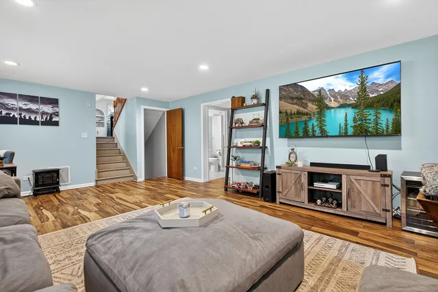 $559,999 | 185 North Happ Road, Northfield, IL 60093