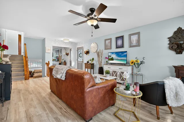 $559,999 | 185 North Happ Road, Northfield, IL 60093