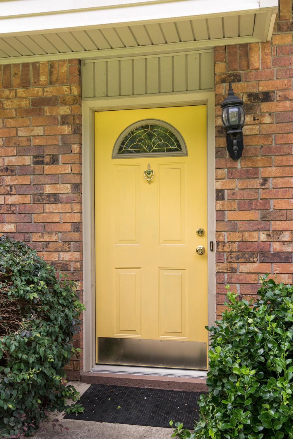 7111 Middle Valley Road Hixson, TN 37343 - Photo 3 of 25 Front Door