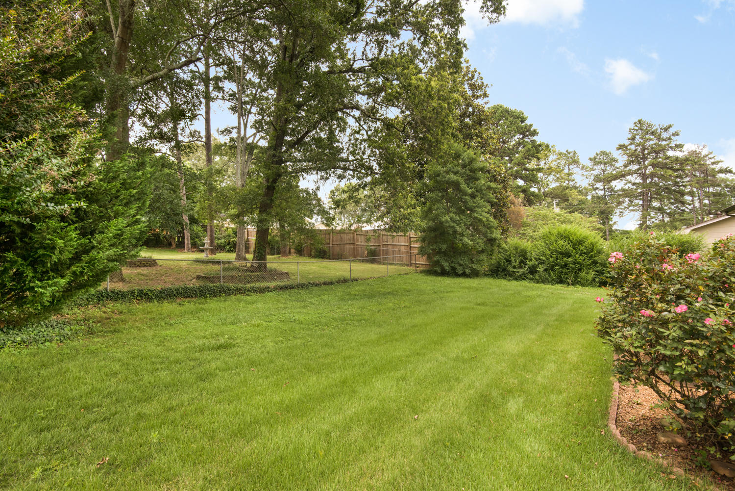 7111 Middle Valley Road Hixson, TN 37343 - Photo 23 of 25 Yard