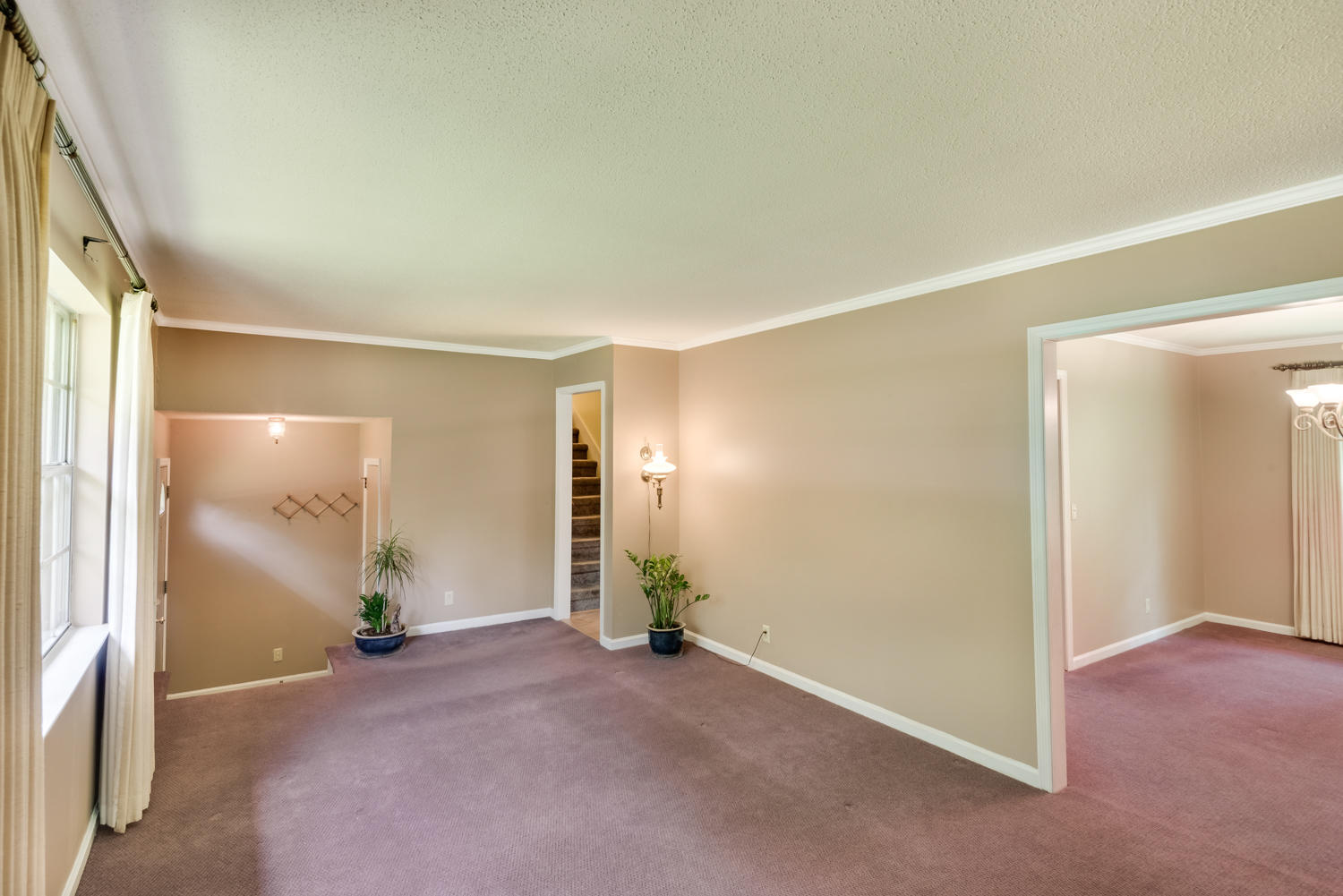 7111 Middle Valley Road Hixson, TN 37343 - Photo 6 of 25 Living Room