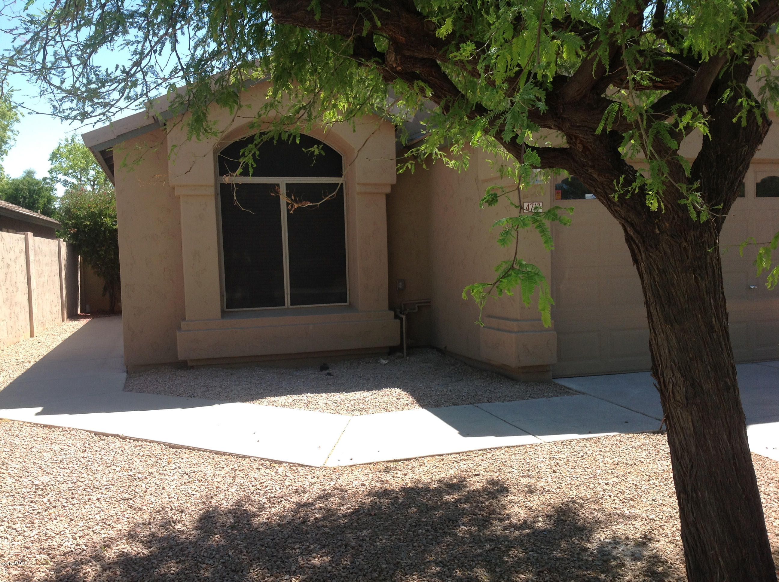 4717 East Mossman Road Phoenix, AZ 85050 - Photo 3 of 12 JUST Painted EXTERIOR & INTERIOR !!!
