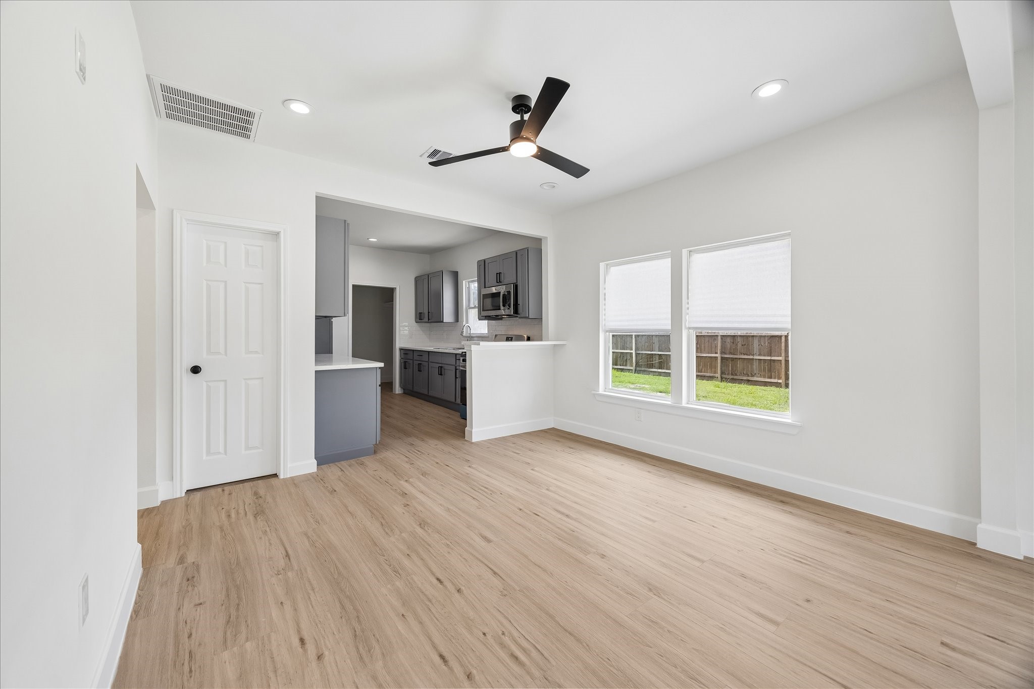 7702 Sealey Street Houston, TX 77088 - Photo 11 of 25