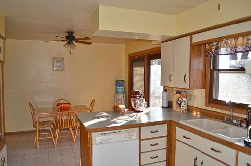 2500 East 1704th Road Ottawa, IL 61350 - Photo 8 of 15