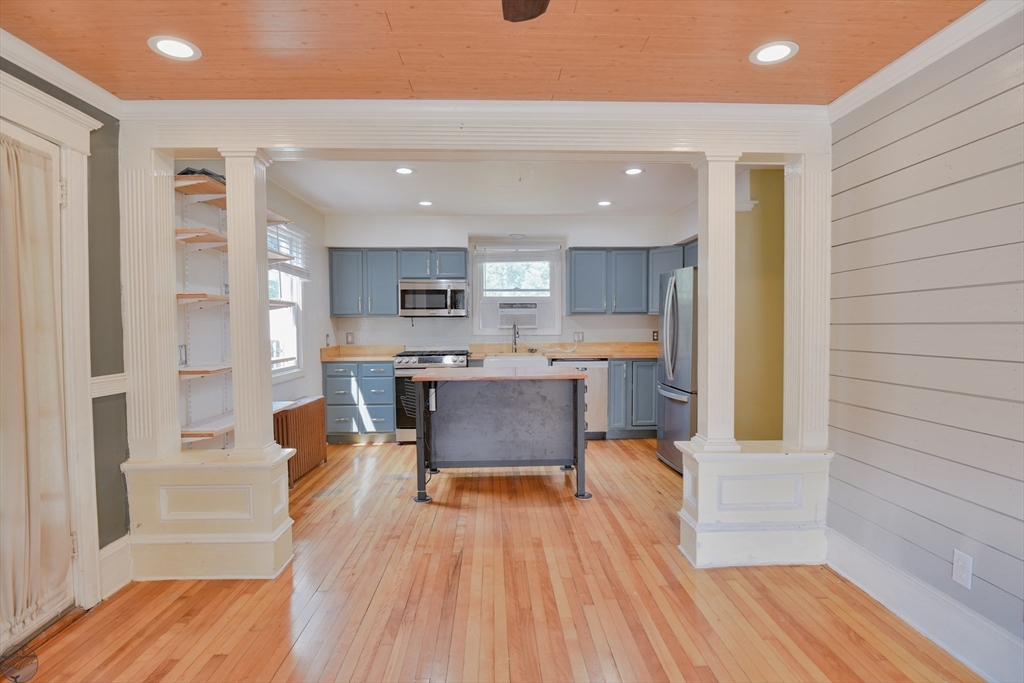 360 Doherty Street Fall River, MA 02720 - Photo 17 of 39