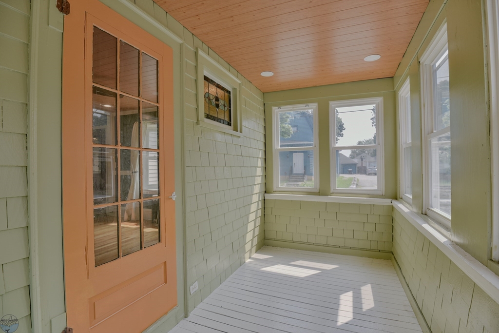 360 Doherty Street Fall River, MA 02720 - Photo 18 of 39