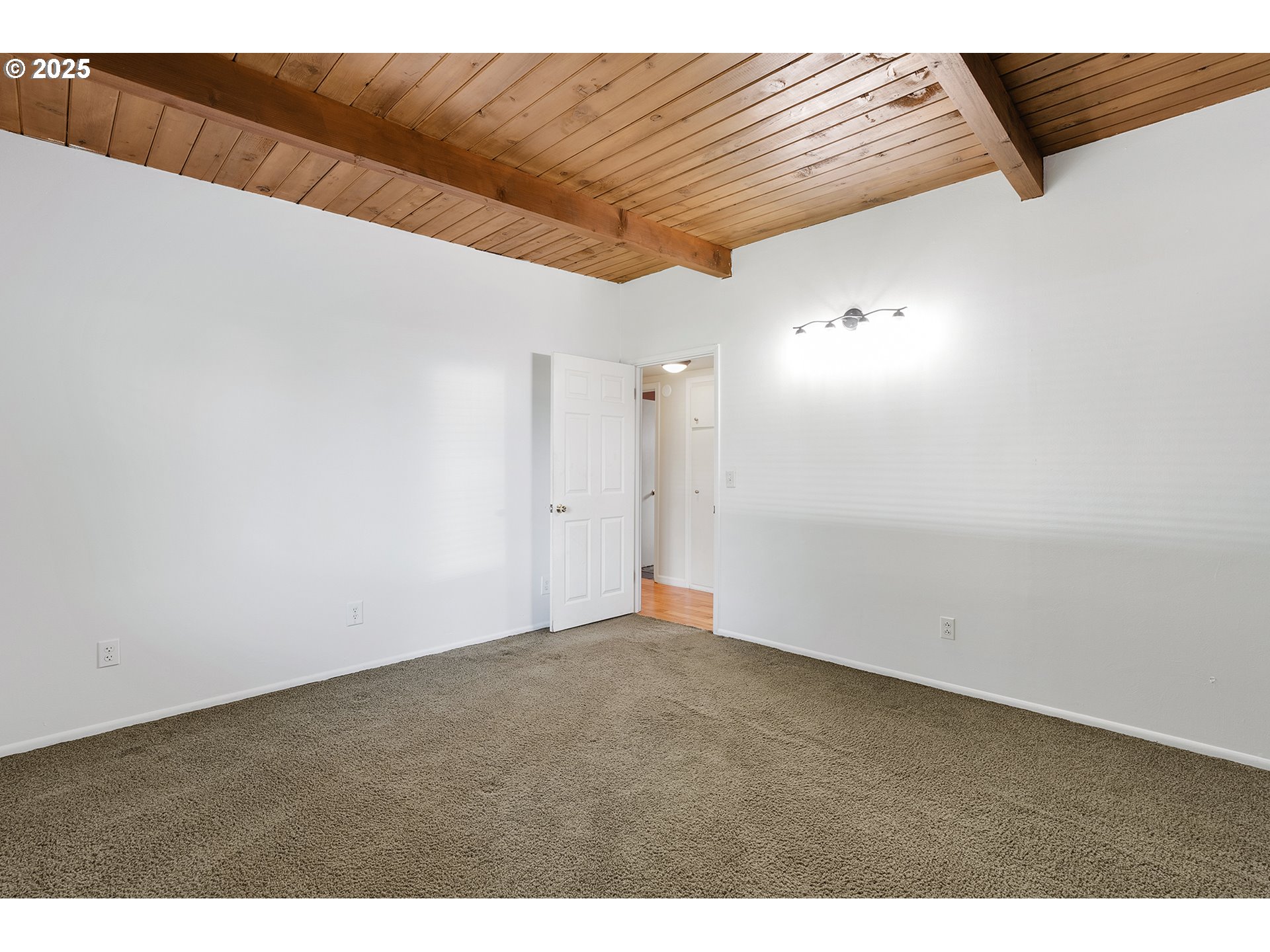 12950 South New Era Road Oregon City, OR 97045 - Photo 15 of 45 a view of an empty room