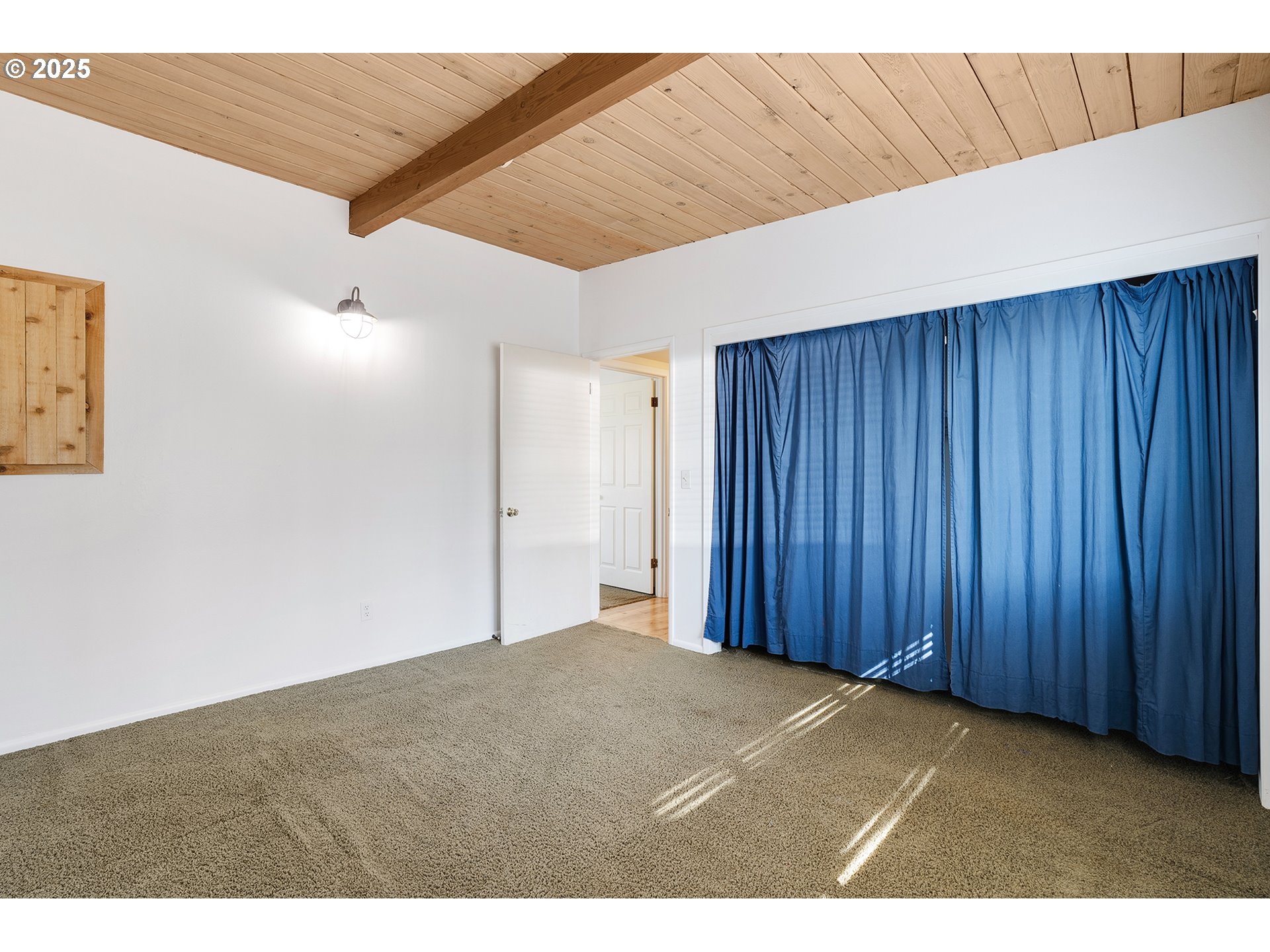 12950 South New Era Road Oregon City, OR 97045 - Photo 17 of 45 a view of an empty room