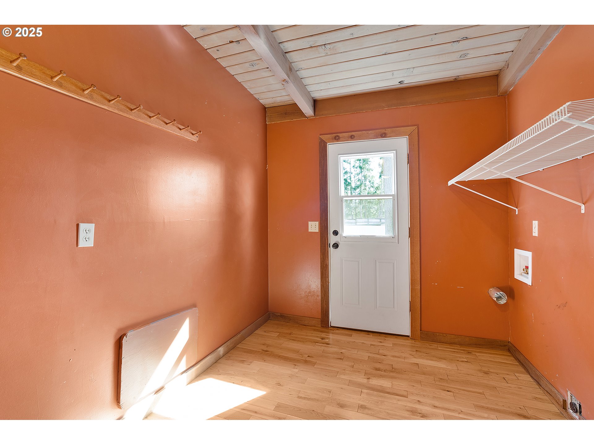 12950 South New Era Road Oregon City, OR 97045 - Photo 18 of 45 a view of an empty room