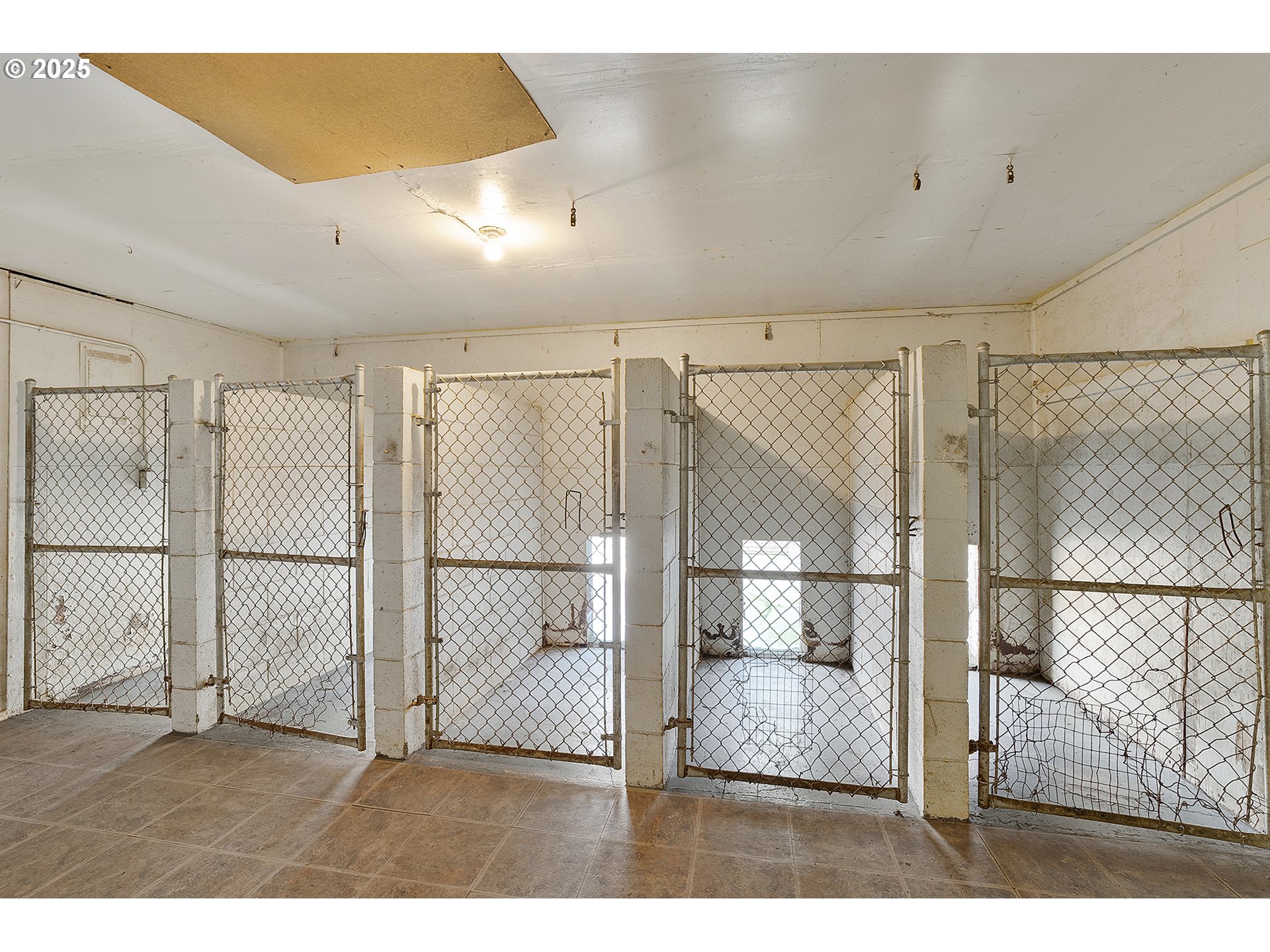 12950 South New Era Road Oregon City, OR 97045 - Photo 36 of 45 a view of a garage