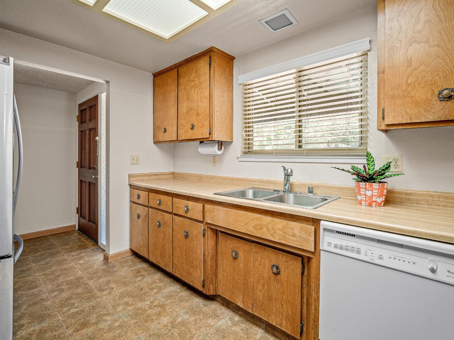 3591 Cambridge Road Cameron Park, CA 95682 - Photo 14 of 22