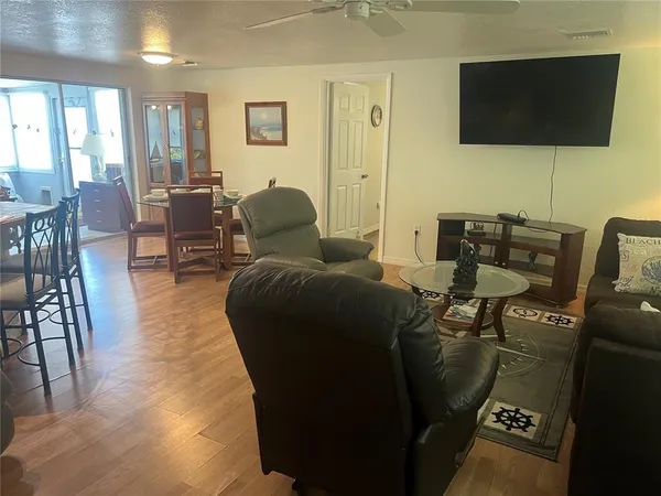 $2,500 | 1 Caroll Circle, Englewood, FL 34223