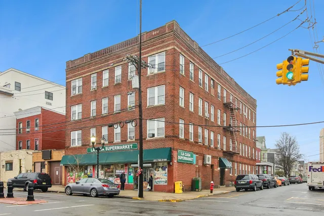 $1,950 | 6700 Park Avenue, Unit 15, West New York, NJ 07093