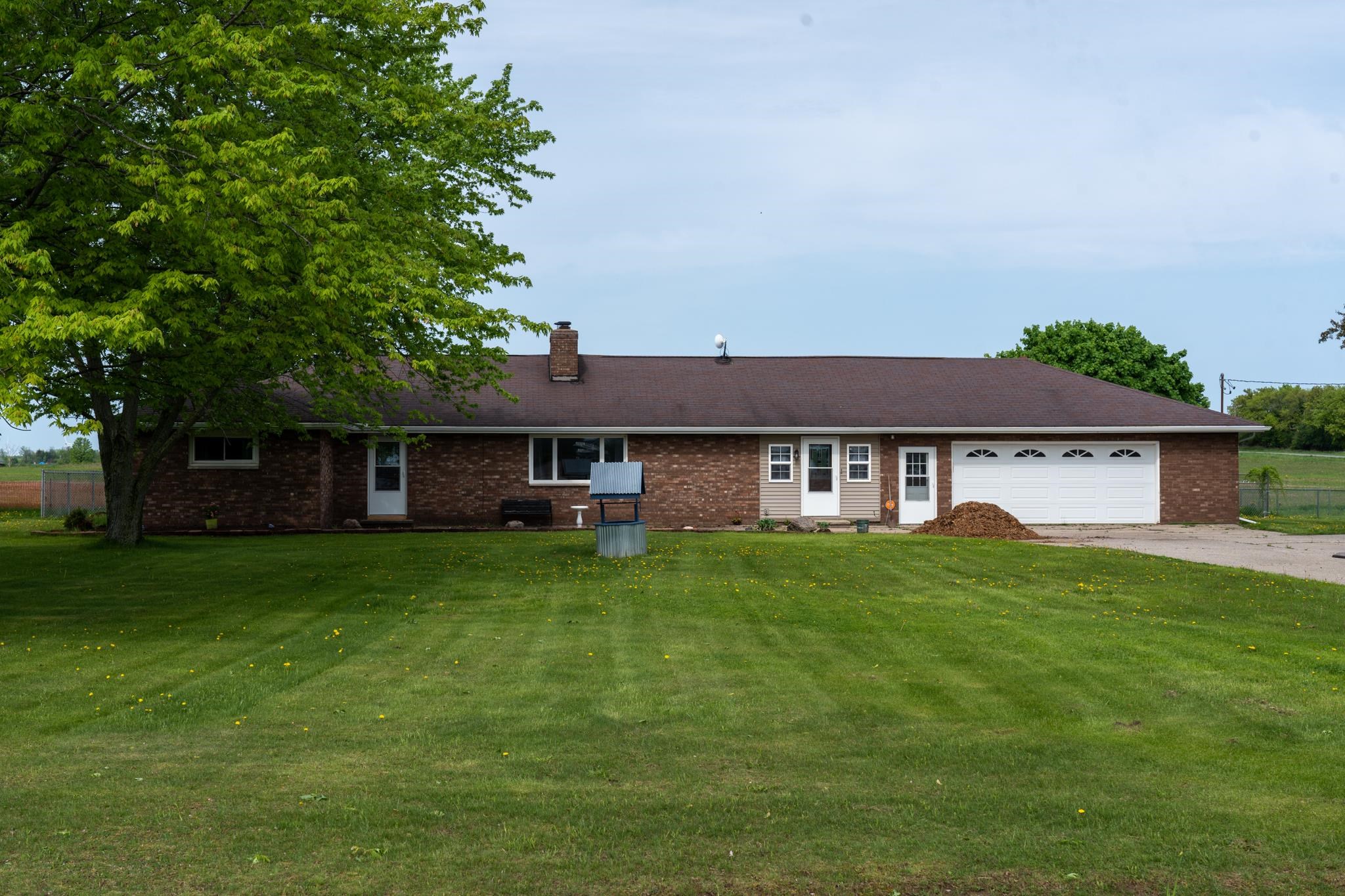 8933 North Mission Road Clare, MI 48617 - Photo 2 of 73 1900080-1.JPG