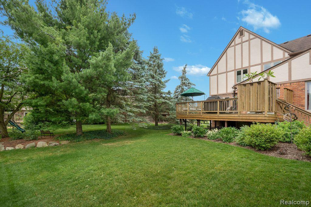 2072 Ridgefield Court Rochester Hills, MI 48306 - Photo 38 of 41
