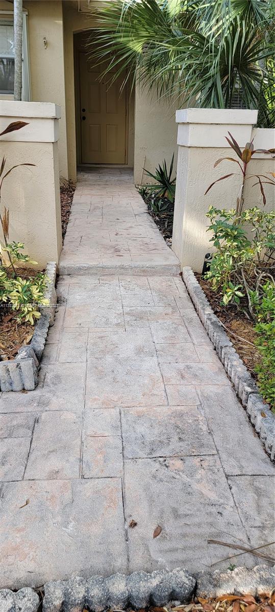 Savanna Weston, FL 33327 - Photo 4 of 16