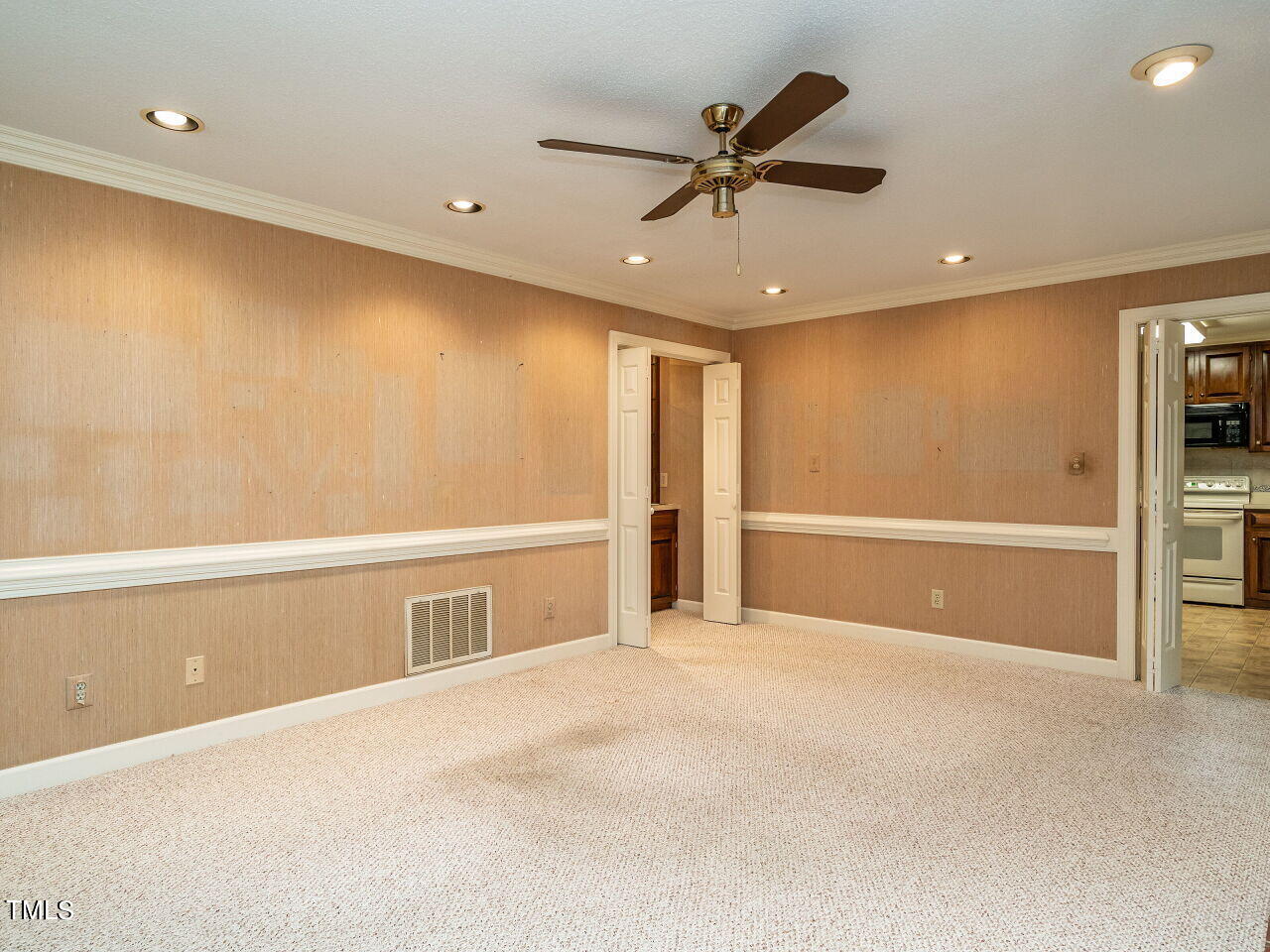 11413 Dunleith Drive Raleigh, NC 27614 - Photo 19 of 49 Family room