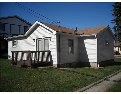 281 Oak Road Gibsonia, PA 15044 - Photo 1 of 9 Exterior Front. This charming 2 bedroom bungalow is nestled in West Deer Township. Conveniently located to Route 8, 28, 910, downtown and the turnpike!