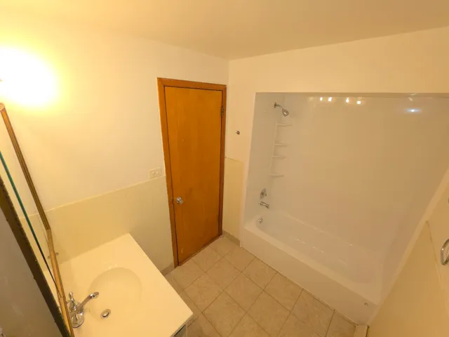 $104,999 | 934 East 84th Place, Unit B, Chicago, IL 60619