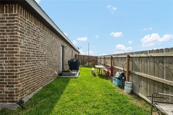 $1,100 | 909 North Maryland Street, Unit A, Alton, TX 78573